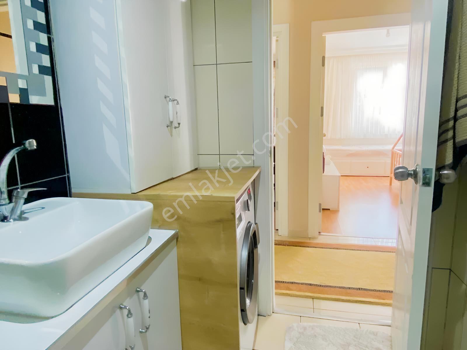 Meydankavağı'nda Havuzlu Sitede Eşyalı Arakat Daire - Görsel 20
