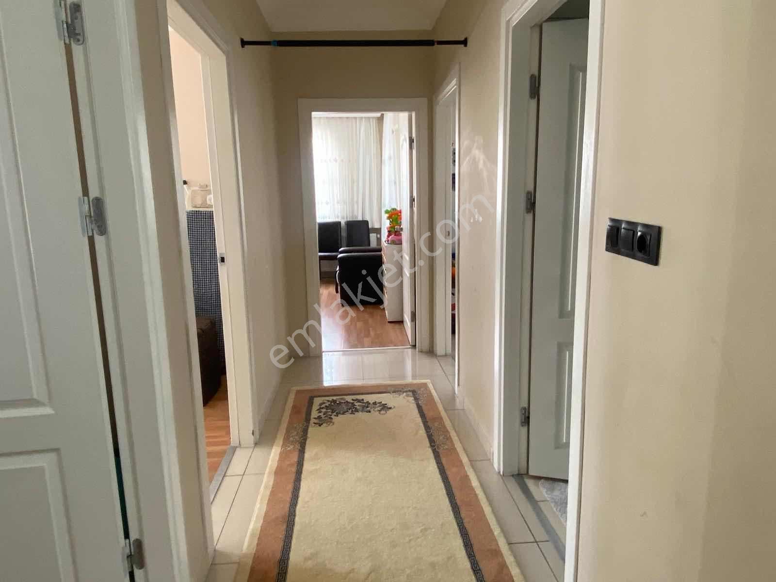 Meydankavağı'nda Havuzlu Sitede Eşyalı Arakat Daire - Görsel 9