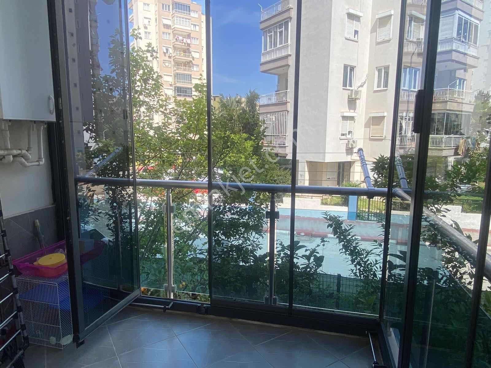 Meydankavağı'nda Havuzlu Sitede Eşyalı Arakat Daire - Görsel 14