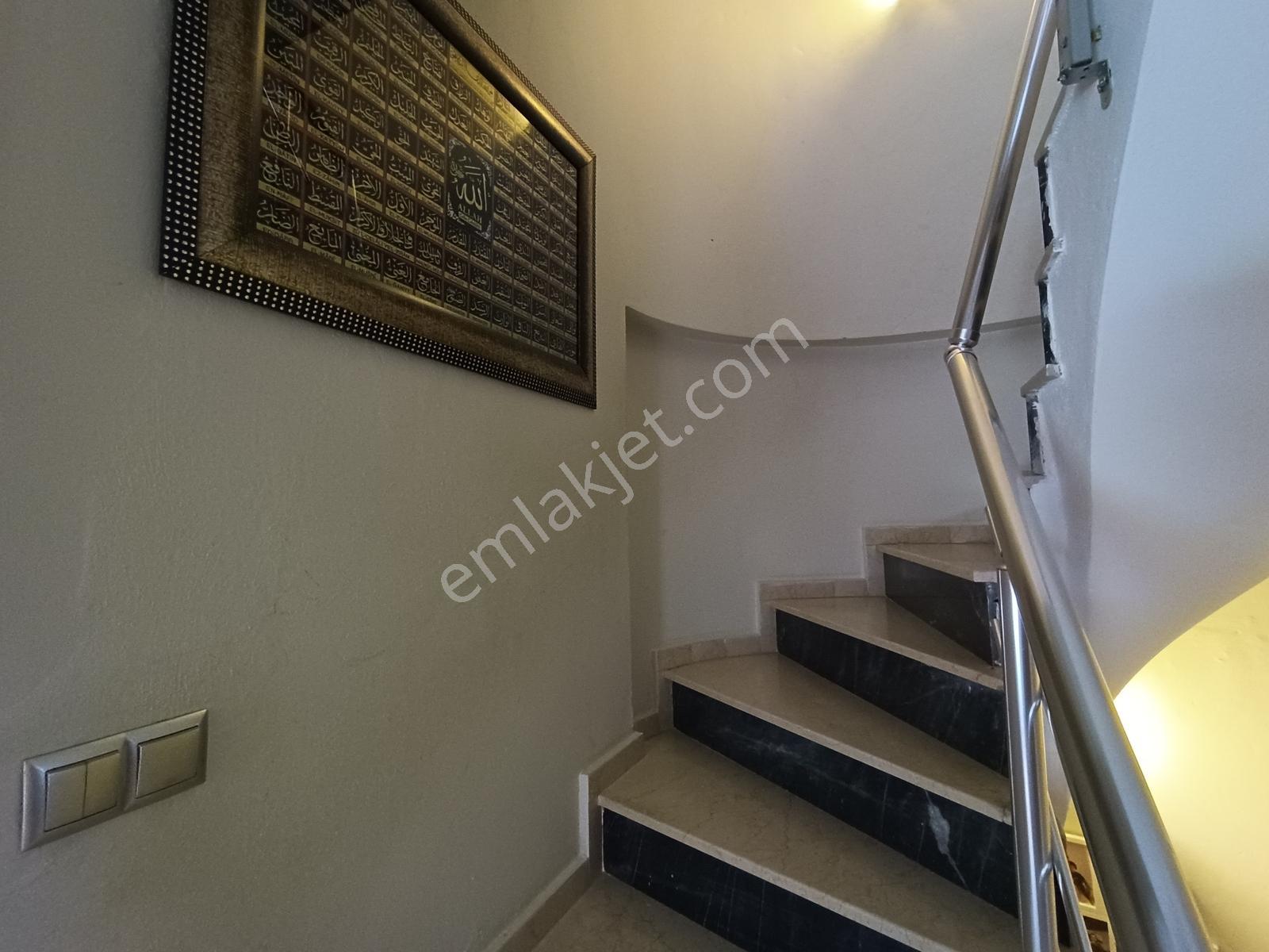 Kuşadası Sahil Sitesinde 210 M2 Satılık 4+1 Tripleks Villa - Görsel 15