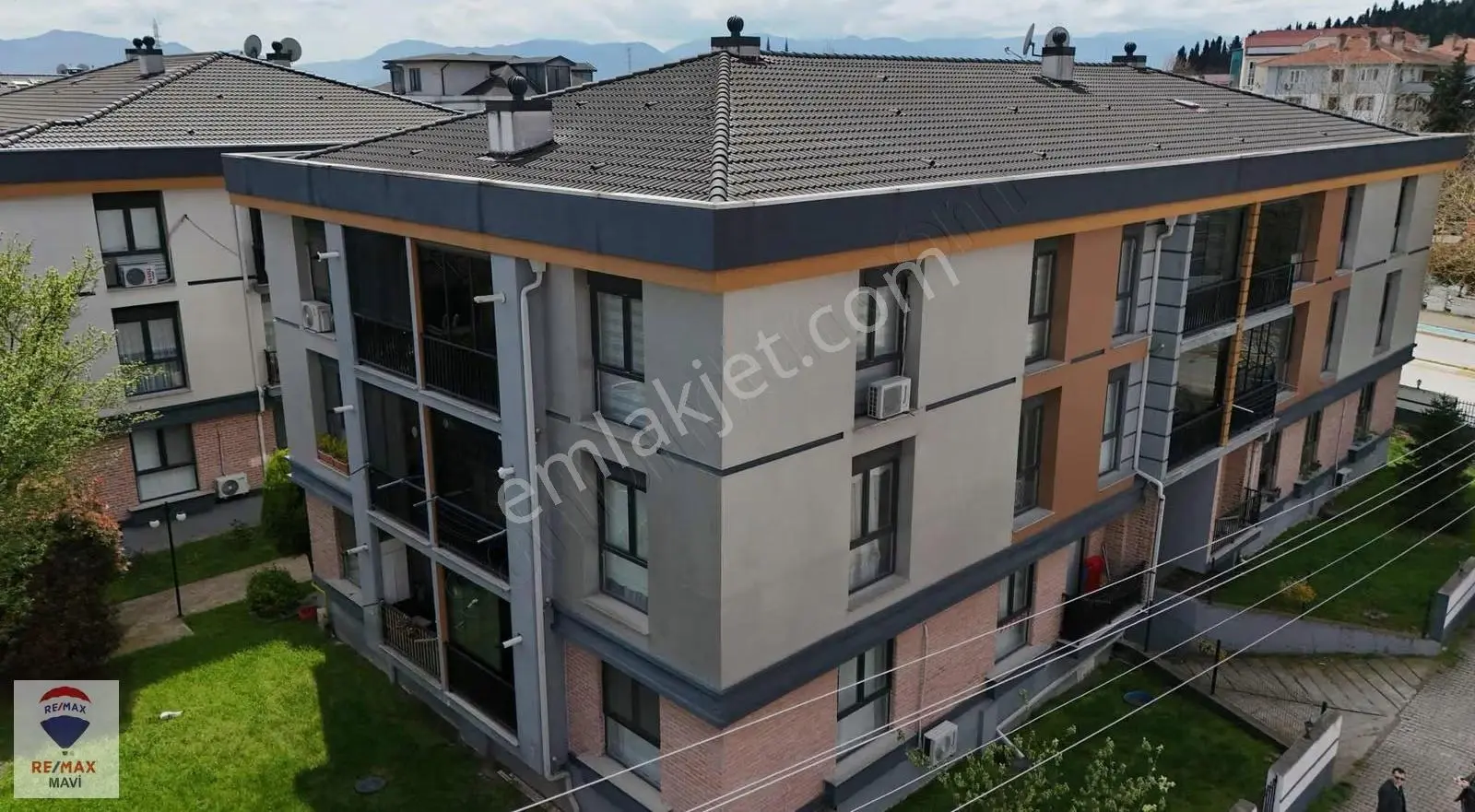 Erenler Emta Loccada Seçkin Yaşam;3+1 Ara Kat Kiralık Daire