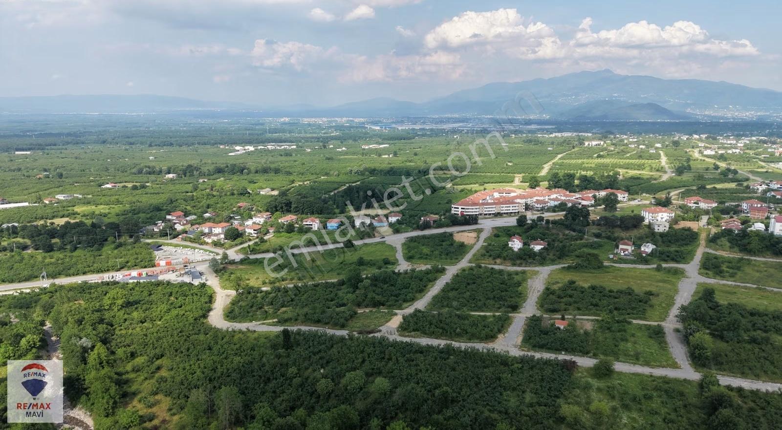 Re/max Mavı Fatıh Çelebı Den Karapürçek Gırışı 672 M2 Köşe Arsa
