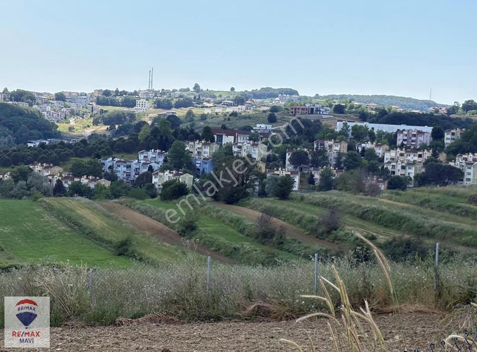 Re/max Mavi'den Kayrancık Mh Sarı Alanda Satılık 485 M² Tarla