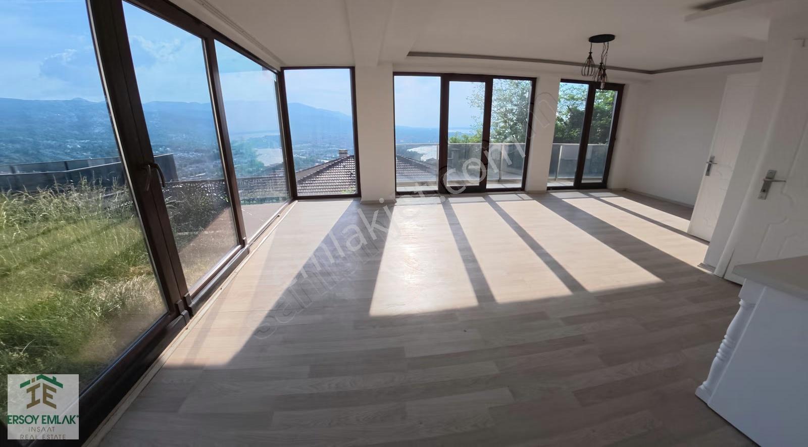 Sapanca Göl Manzaralı Site İçi Müstakil Trıplex Villa Satılık - Görsel 9