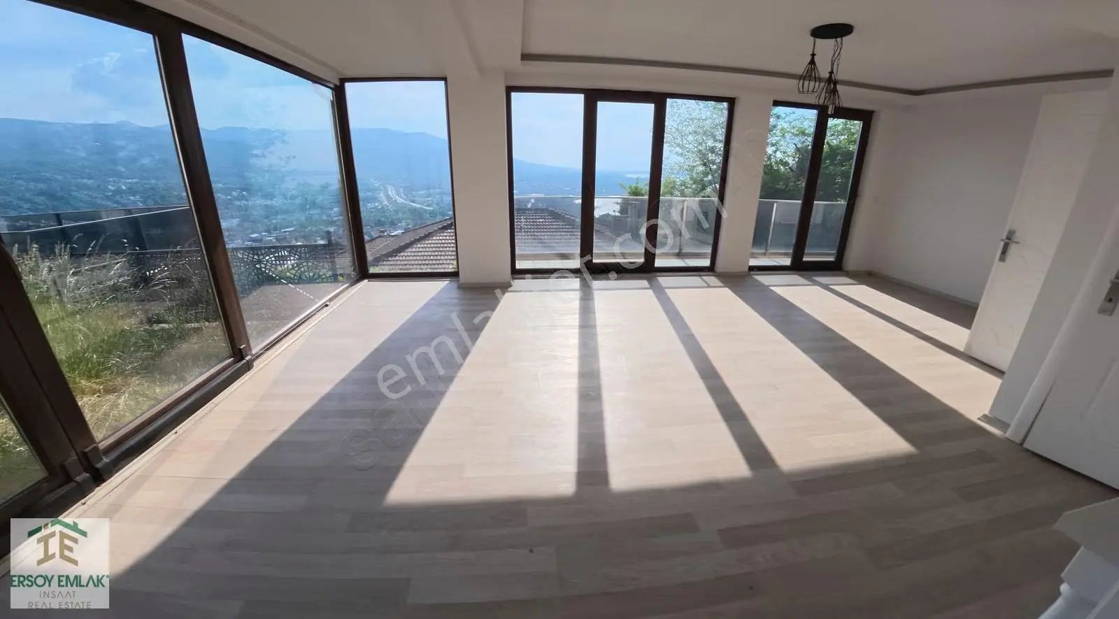 Sapanca Göl Manzaralı Site İçi Müstakil Trıplex Villa Satılık - Görsel 16