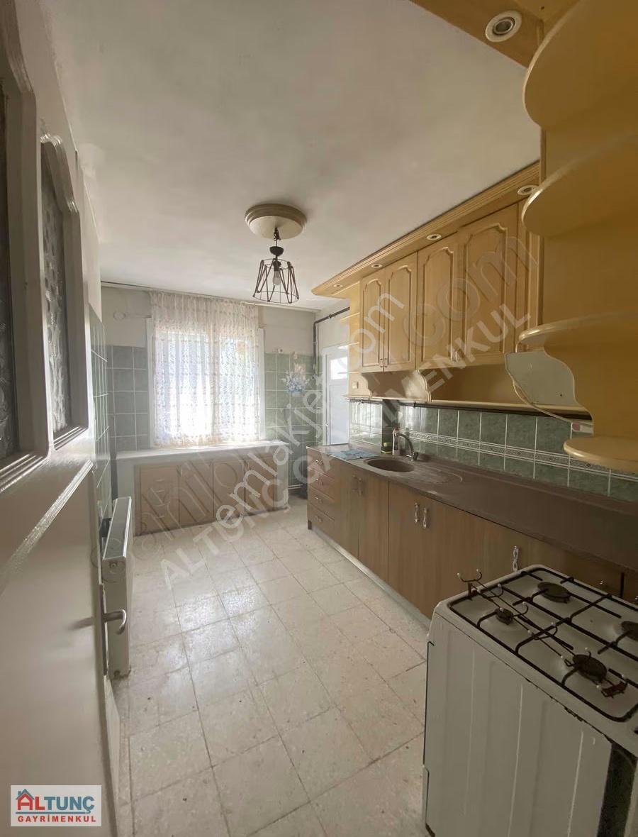 Altunç'dan Gürselpaşada Kiralık Geniş Oturumlu 3+1 Daire - Görsel 11