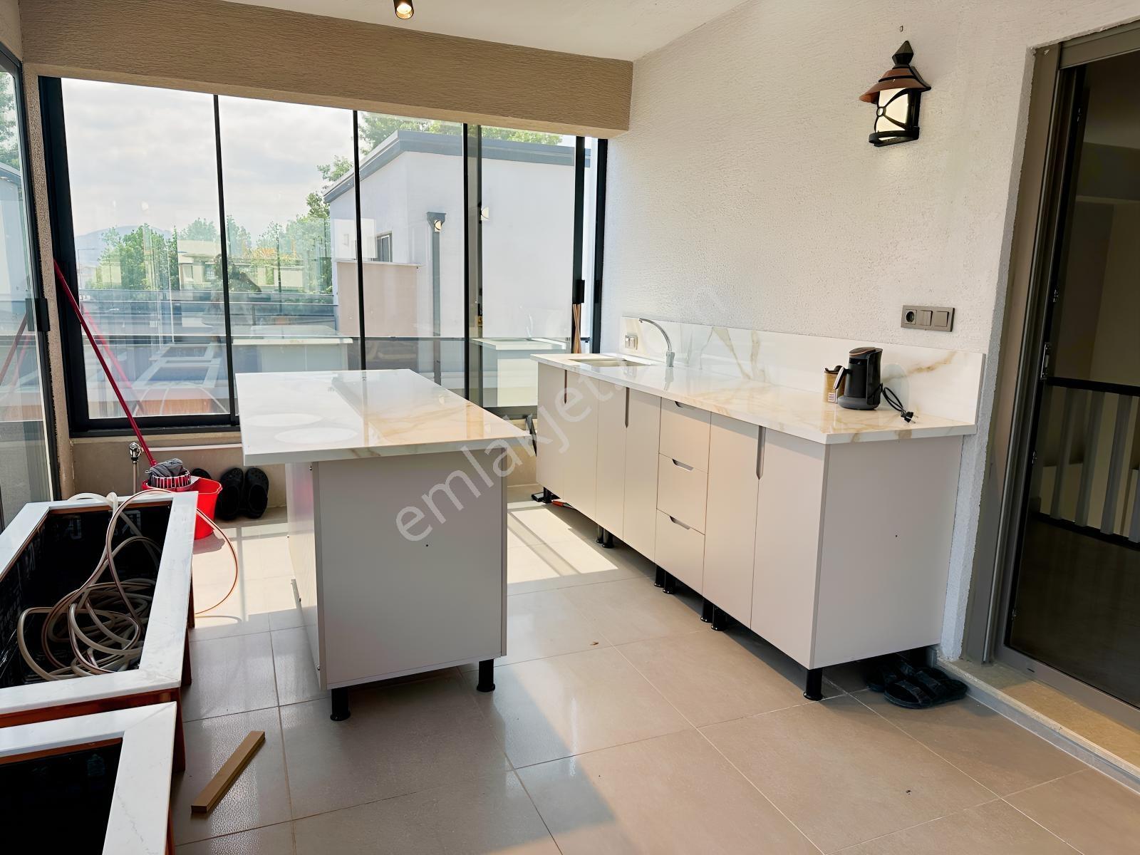 Remax Ayfer Sever'den 323 M2 Satılık Havuzlu Villa - Görsel 18