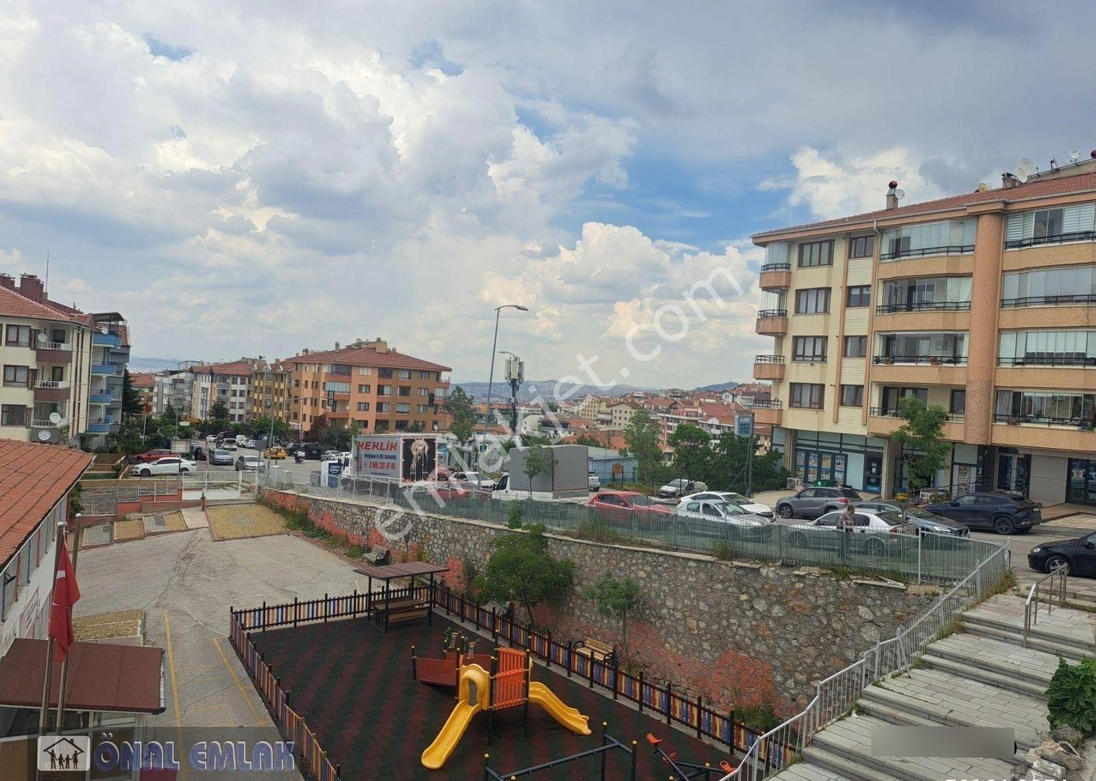 Önaldan Lizbon Caddesi Üzeri 78mt Geniş Önü Açık Satılık Dükkan - Görsel 2