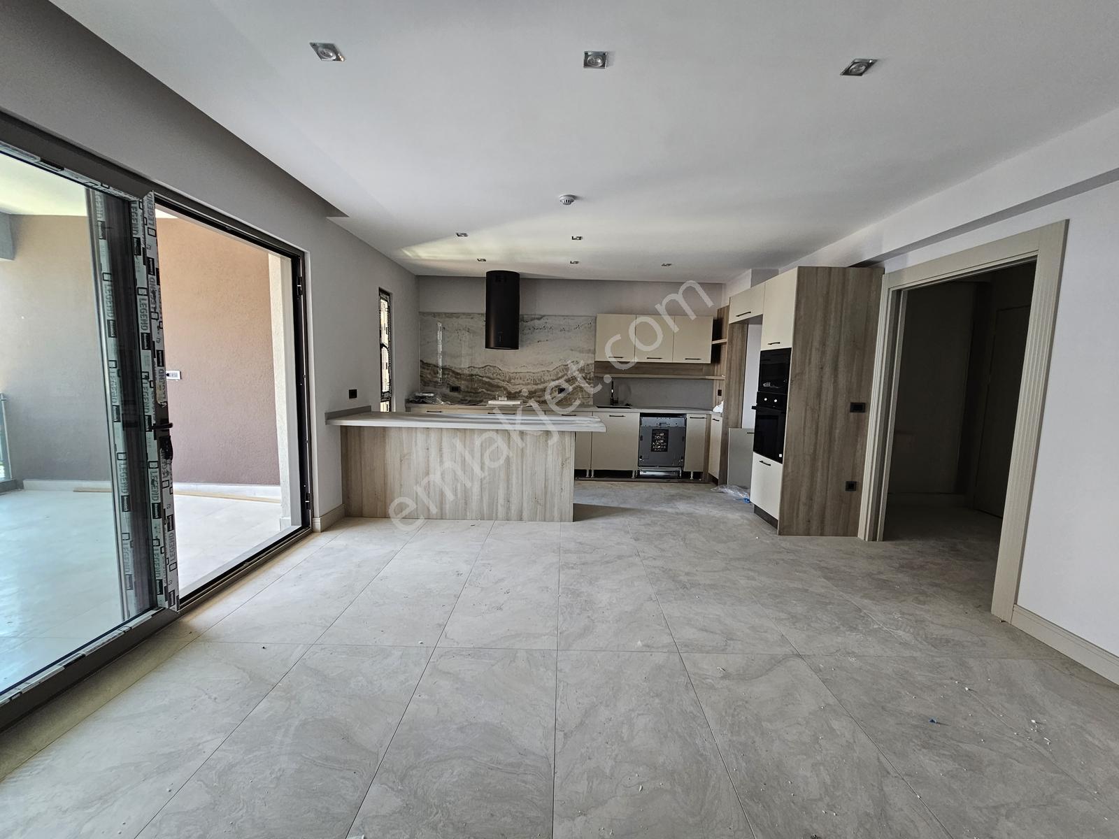 Batuhan Demiryakanoğlu'ndan Balat Zümrüt Kiralık 4+1 Daire - Görsel 3