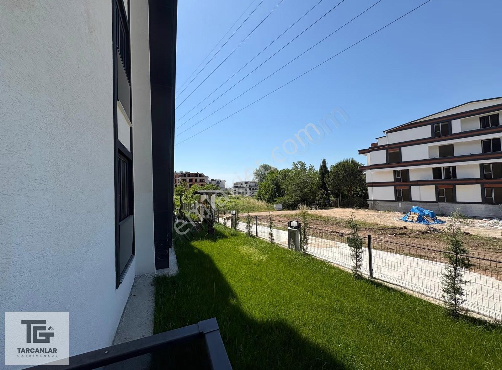 Tarcanlar'dan Başiskelede Havuzlu Kiralık Daire