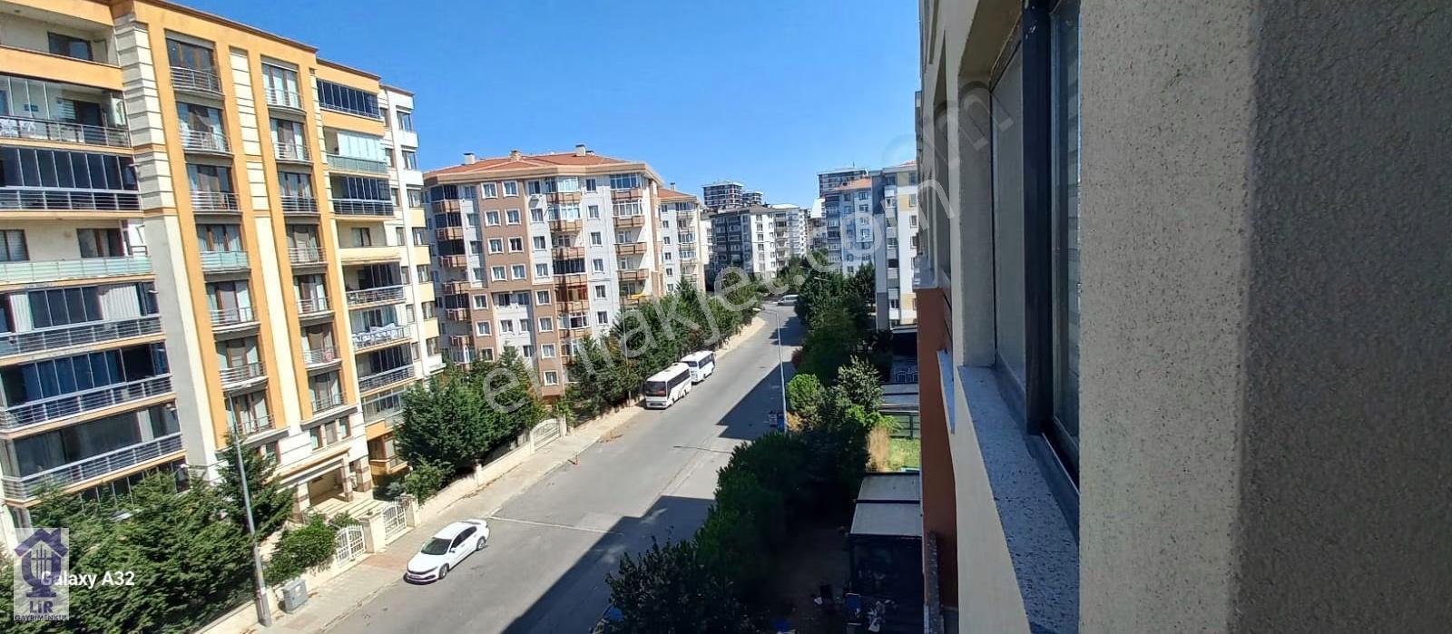 Lir Gayrimenkulden Emlaklarda Terrace Evlerde Satılık 3+1 Daire - Görsel 2