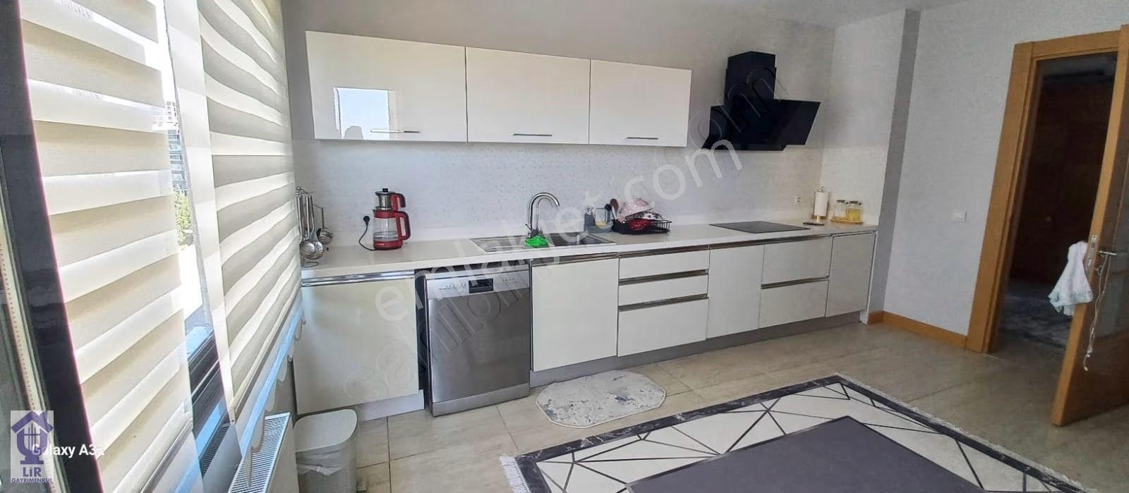 Lir Gayrimenkulden Emlaklarda Terrace Evlerde Satılık 3+1 Daire - Görsel 4