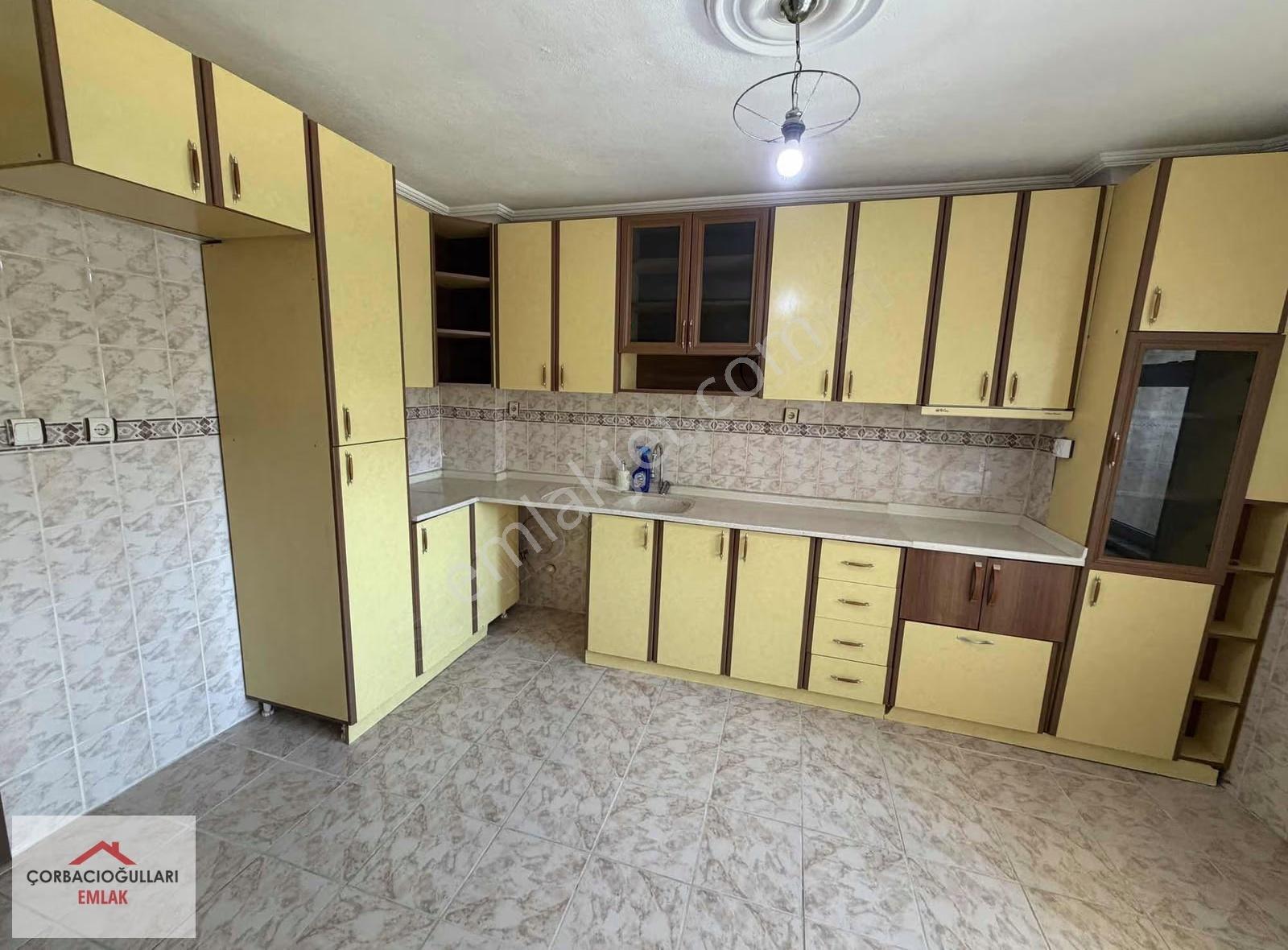 Organize'de Merkezi Konumda Geniş 3+1 Site İçi Daire - Görsel 13