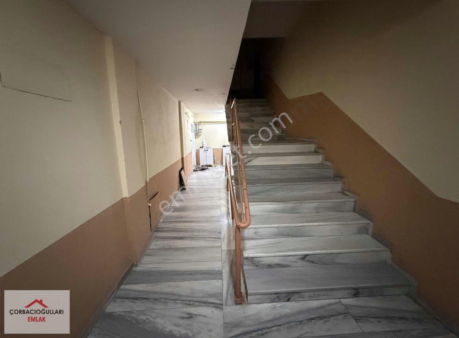 Organize'de Merkezi Konumda Geniş 3+1 Site İçi Daire - Görsel 4
