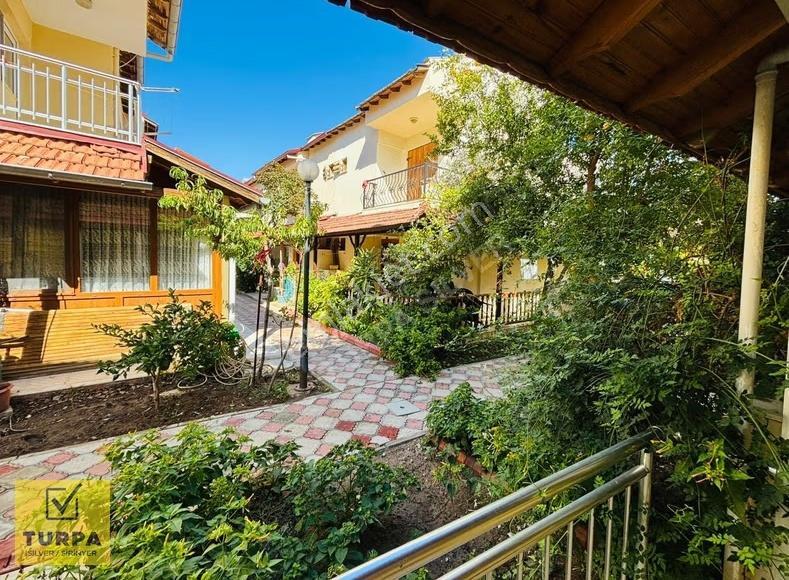 Gümüldür'de Denize Yakın 5+1 Tripleks Villa - Görsel 13