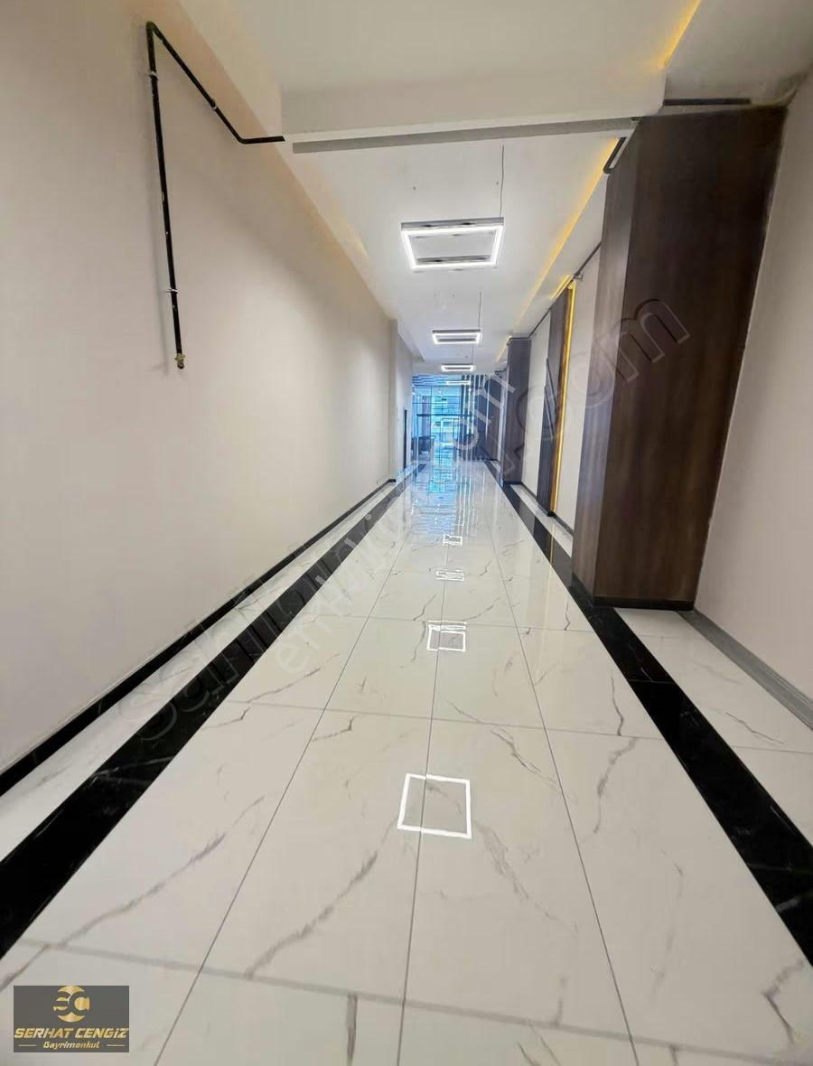 Tr İnvest Mega Bulvar'da Ön Cephe Balkonlu Ofis - Görsel 22