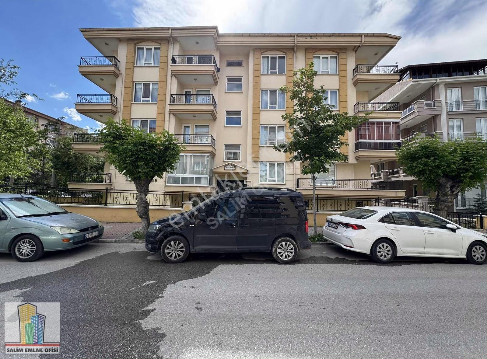 Güvenevler'de Satılık 3+1, 140m² Geniş Ve Ferah Daire - Görsel 2