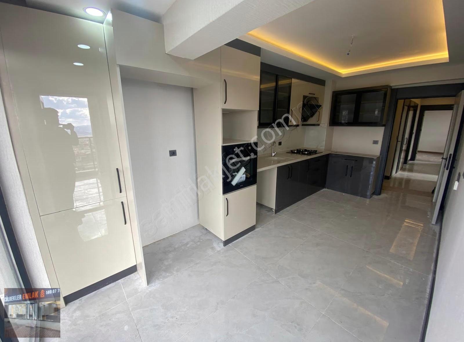 Uyanış Mah.de 3+1 Site İçerisinde Geniş M2 Sıfır Her Katta Daire - Görsel 8