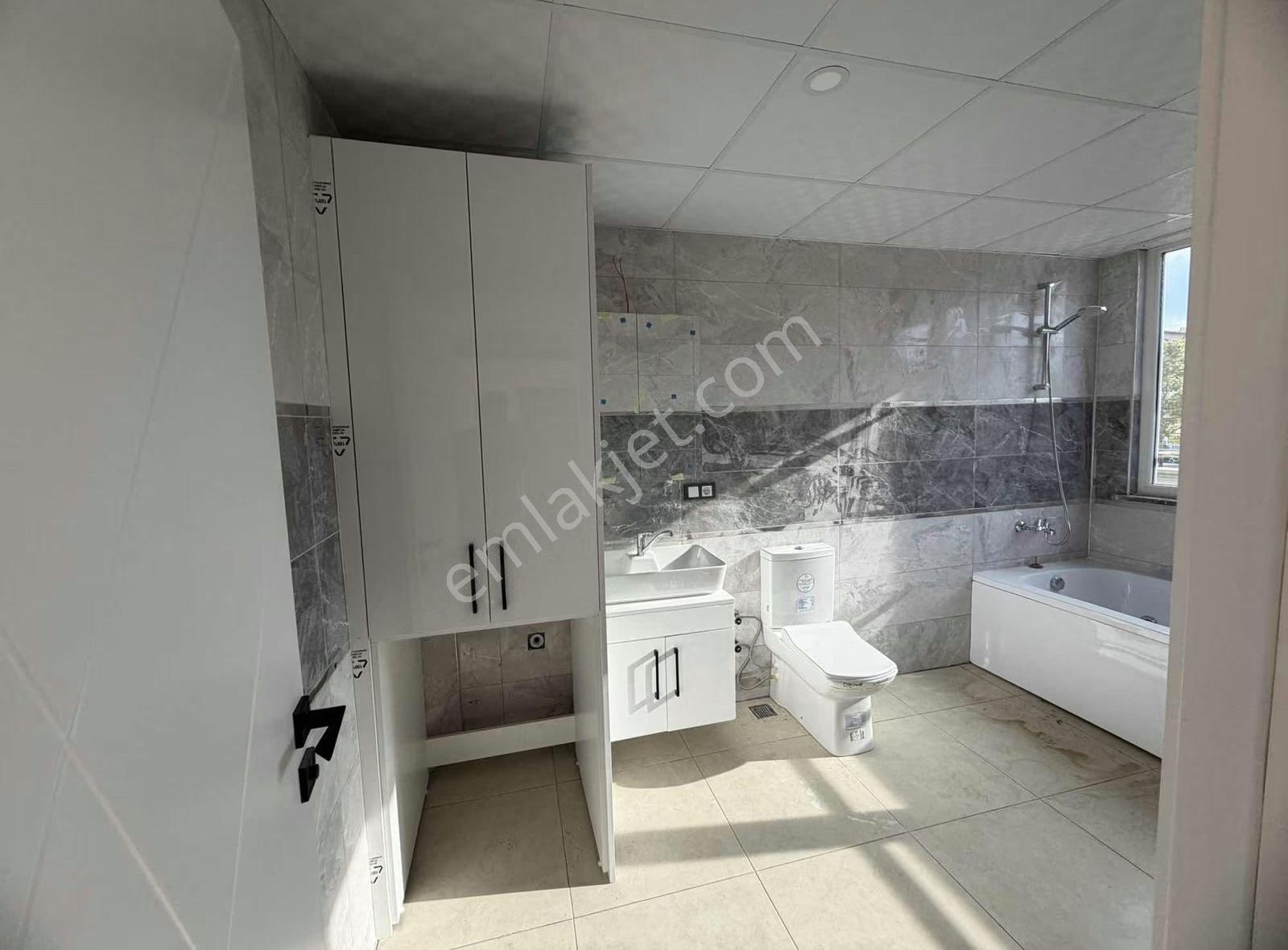 Geniş, Ferah, Şafak Caddesi Yakını 1+1 Kiralık Daire - Görsel 17
