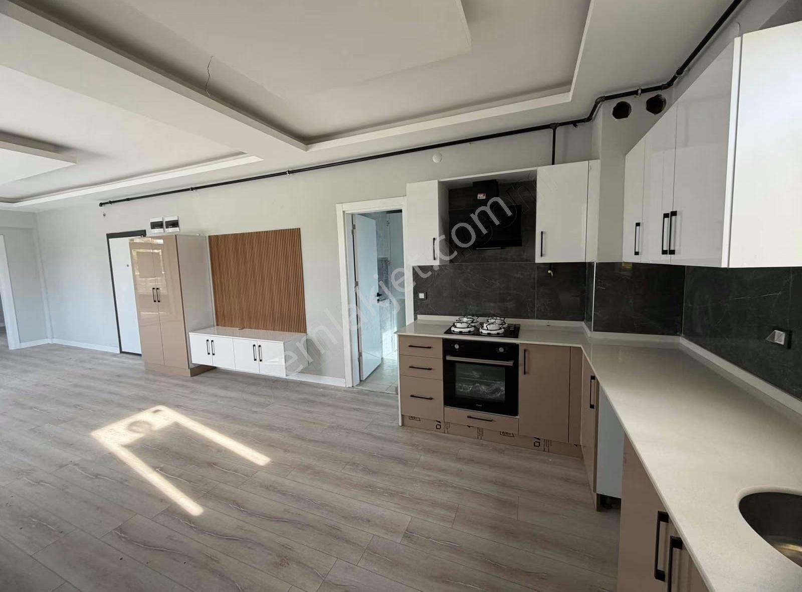 Geniş, Ferah, Şafak Caddesi Yakını 1+1 Kiralık Daire - Görsel 11