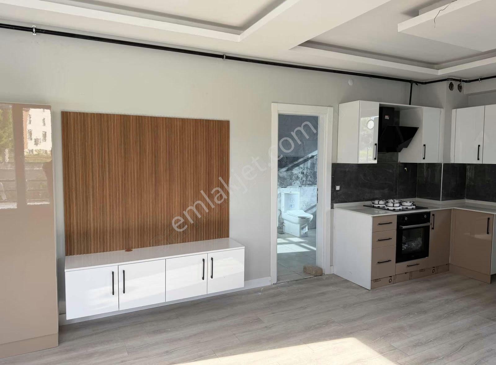 Geniş, Ferah, Şafak Caddesi Yakını 1+1 Kiralık Daire - Görsel 26
