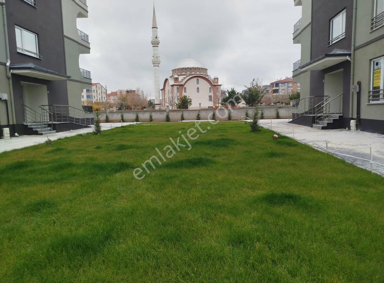 Geniş, Ferah, Şafak Caddesi Yakını 1+1 Kiralık Daire - Görsel 19