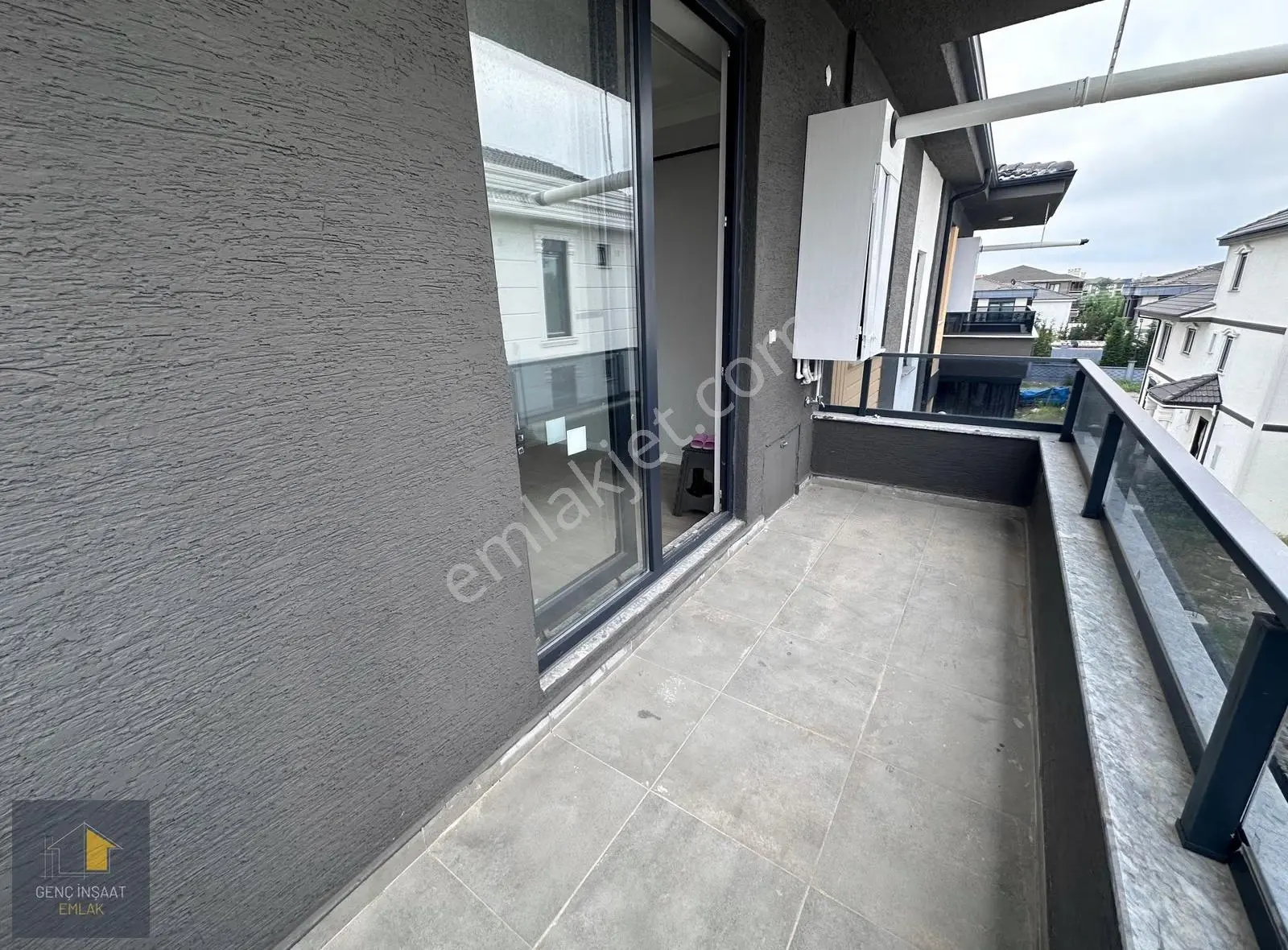 Havuzlu Site İçerisinde Eşyasız 2+1 Sıfır Daire - Görsel 4