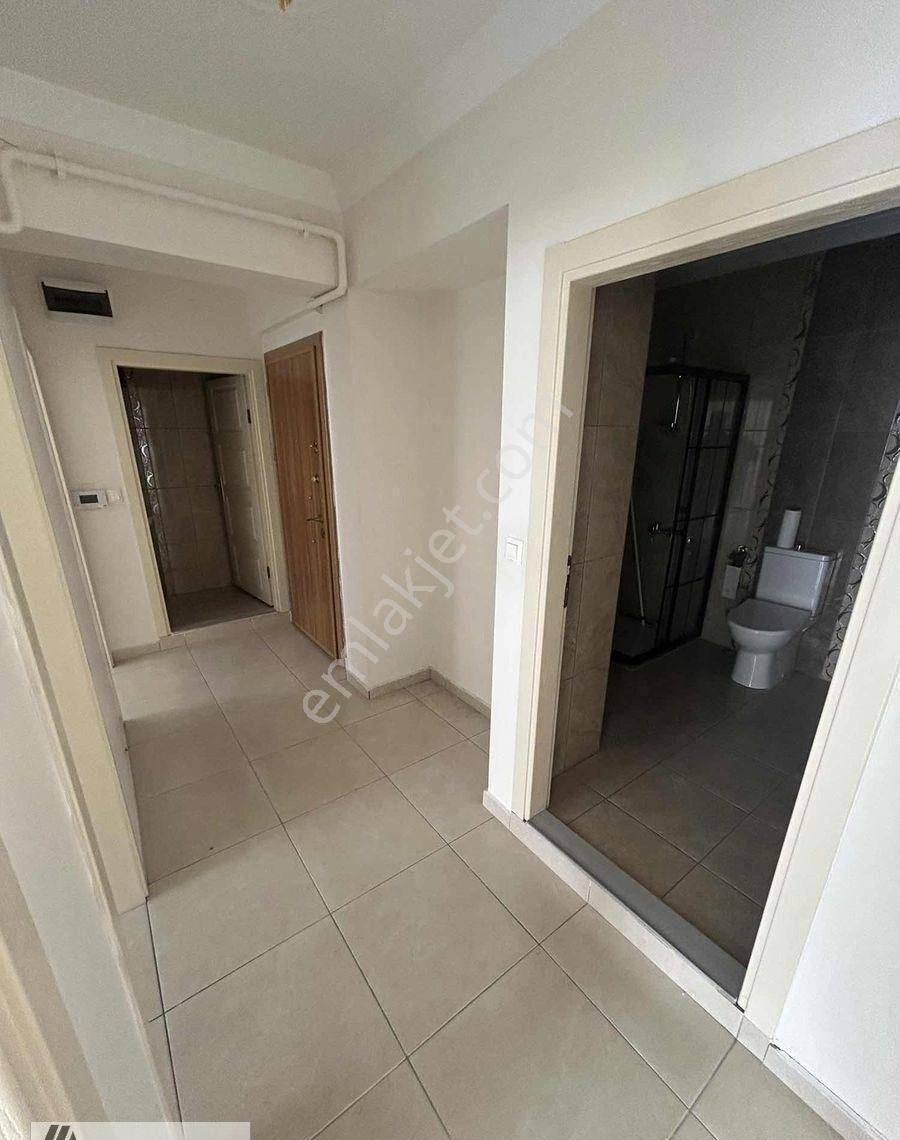 17 Yelül Mah. 3+1 Köşe Başı 120 M2 Ara Kat Kiralık Daire - Görsel 26