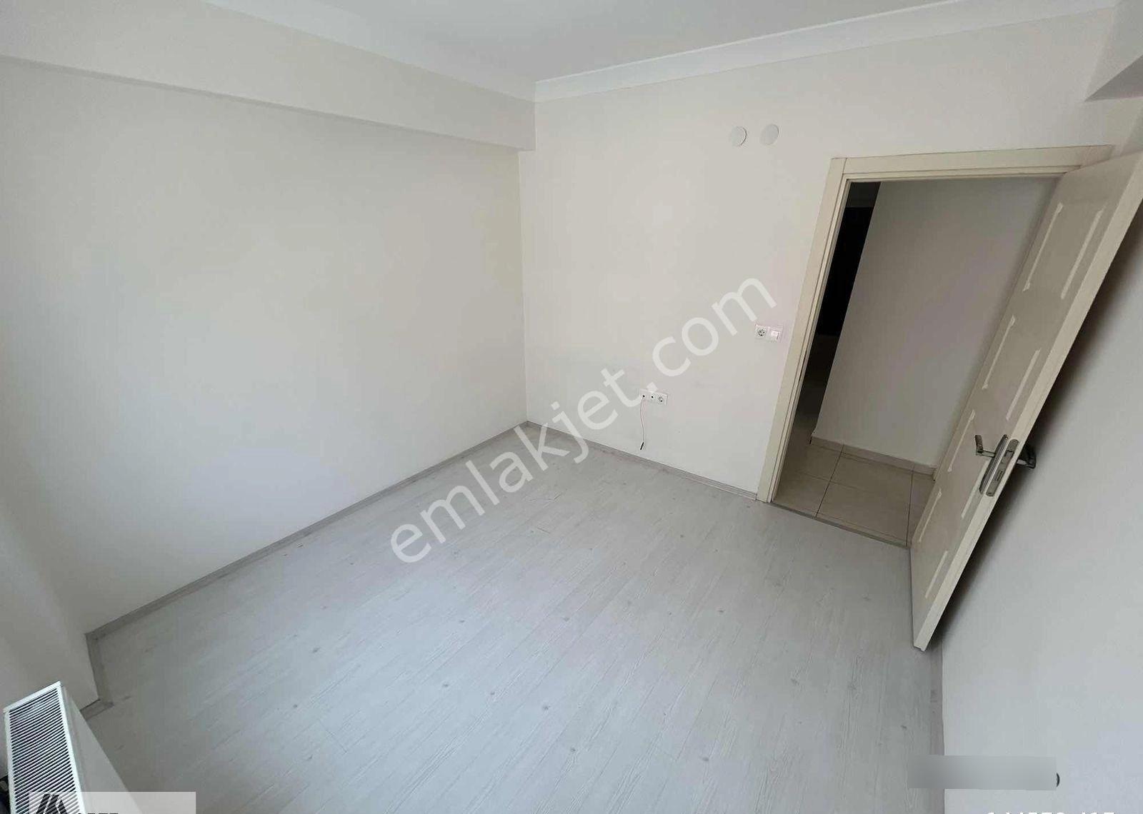 17 Yelül Mah. 3+1 Köşe Başı 120 M2 Ara Kat Kiralık Daire - Görsel 32