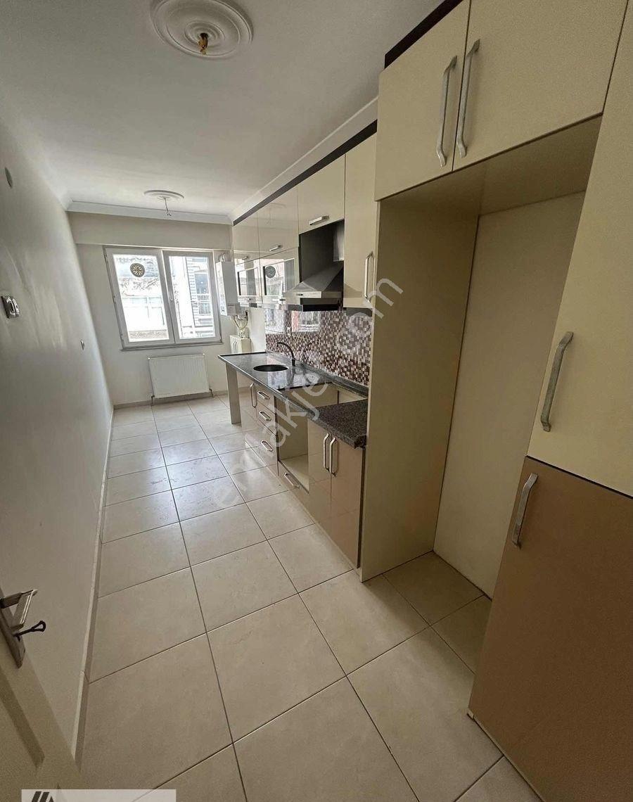 17 Yelül Mah. 3+1 Köşe Başı 120 M2 Ara Kat Kiralık Daire - Görsel 22