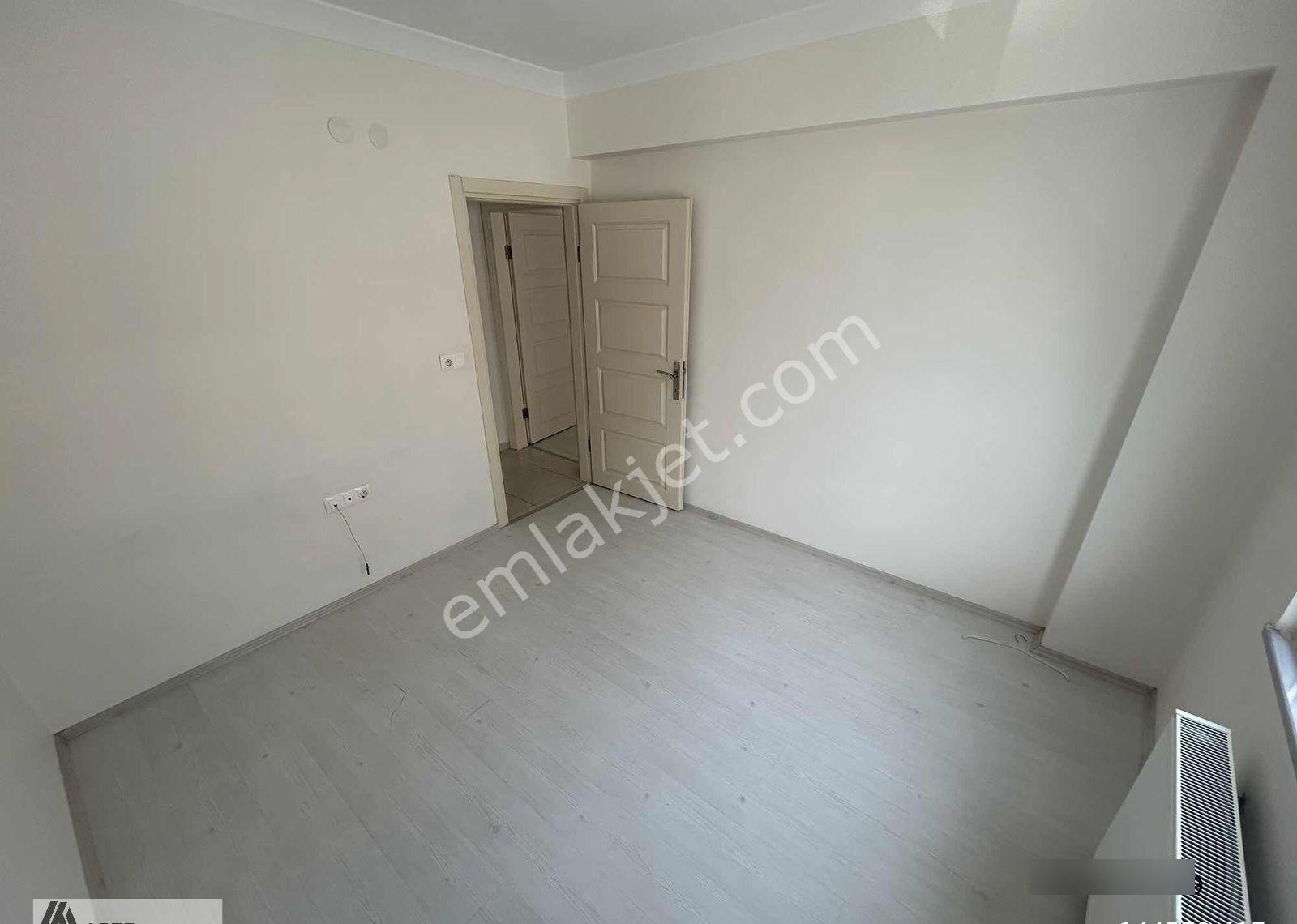 17 Yelül Mah. 3+1 Köşe Başı 120 M2 Ara Kat Kiralık Daire - Görsel 31