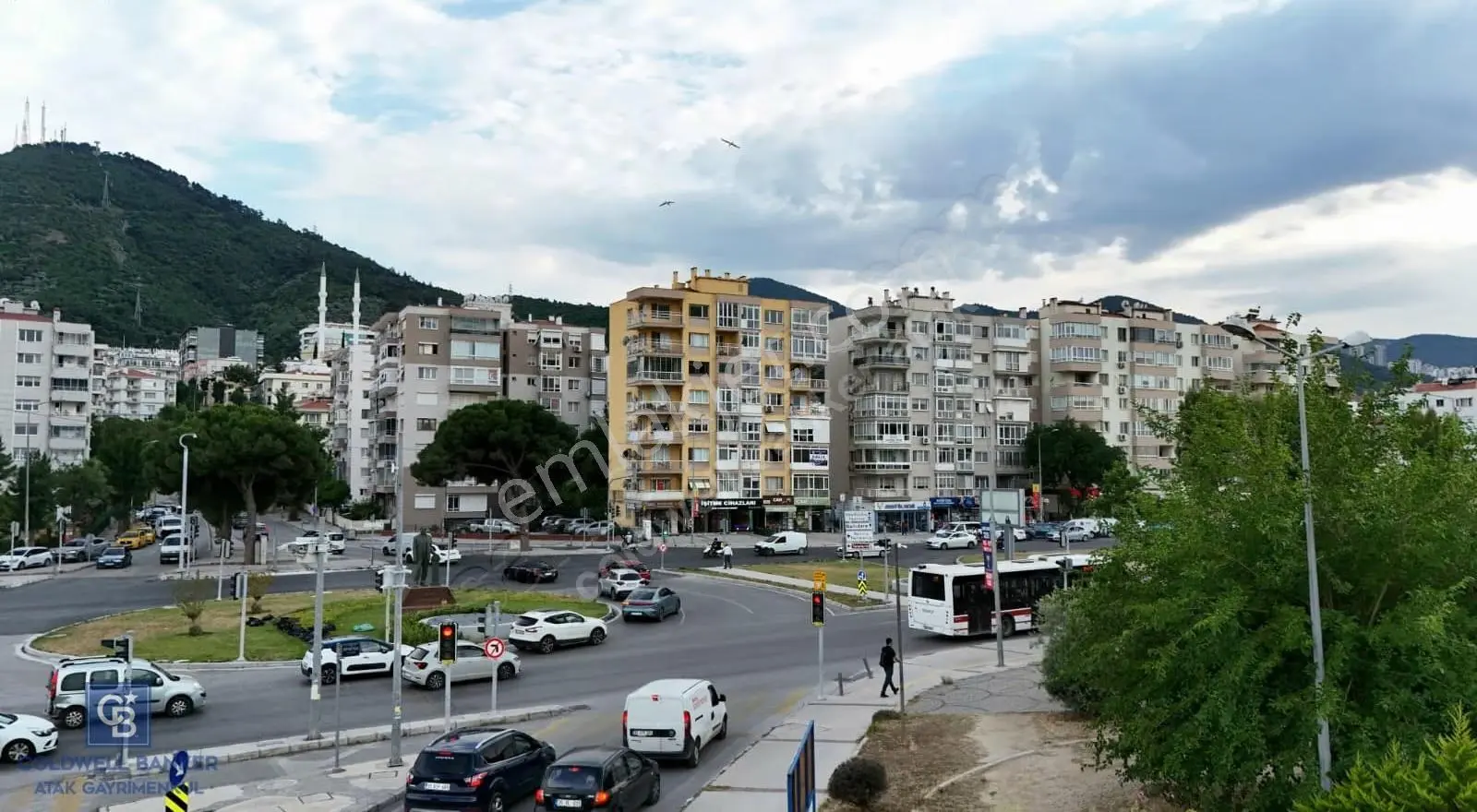 Eşsiz Konumu Ve Noktaya Yakın Kiralık 3+1 - Görsel 4