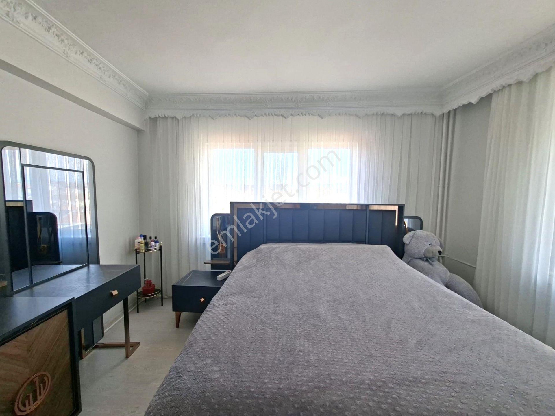 Recep Ümit'ten Sivrihisar 1 Caddesinde İçi Komple Yenilenmiş Satılık Asansörlü Ara Kat 3+1 Daire - Görsel 29