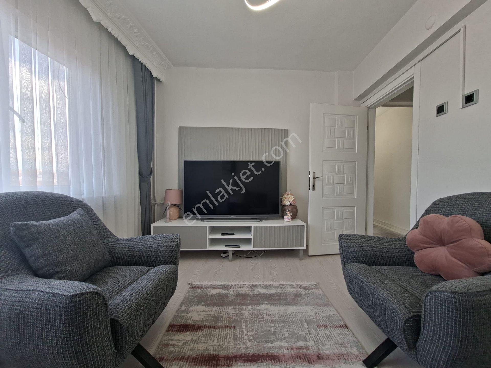 Recep Ümit'ten Sivrihisar 1 Caddesinde İçi Komple Yenilenmiş Satılık Asansörlü Ara Kat 3+1 Daire - Görsel 23