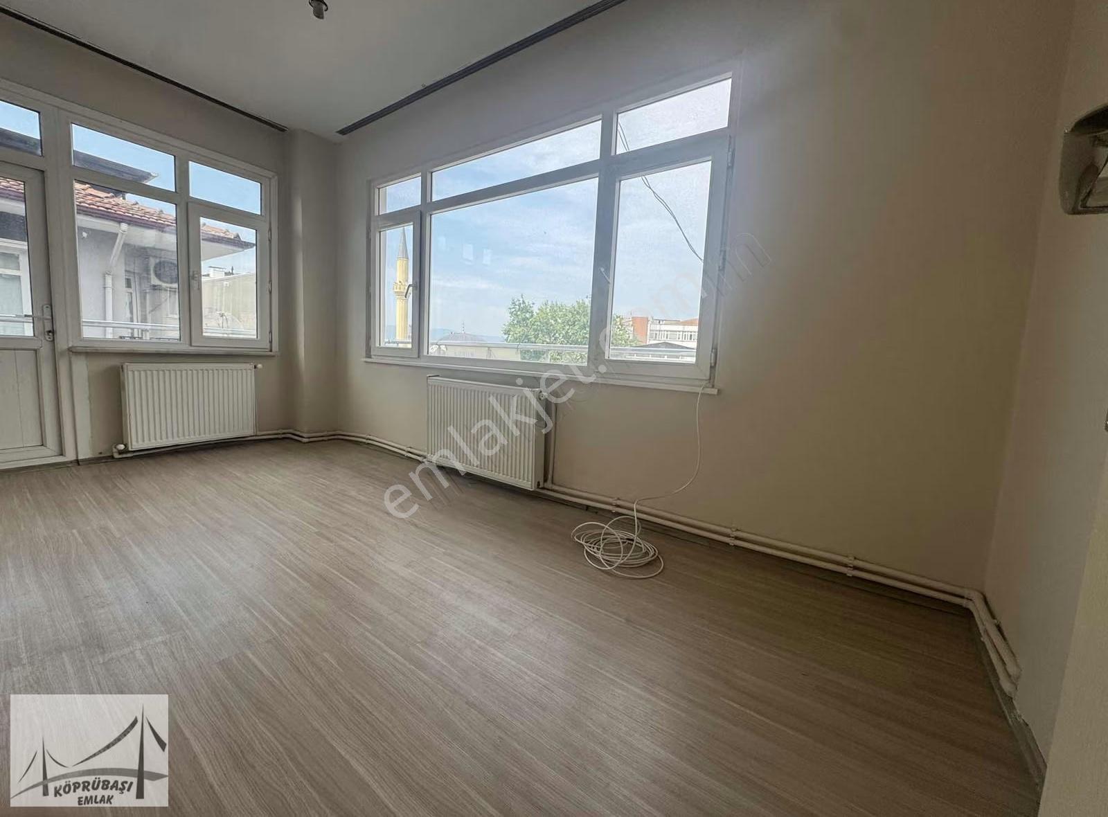Köprübaşı Emlak'tan Çarşı Merkezinde Kiralık Daire - Görsel 10