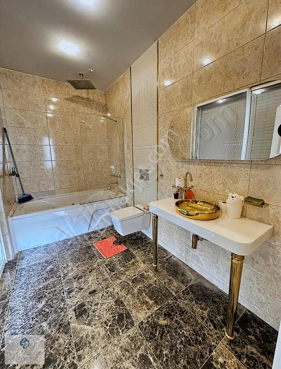 Muratpaşa Lara Güzelbağ'da Eşyalı Kiralık 4+1 Müstakil Villa - Görsel 11