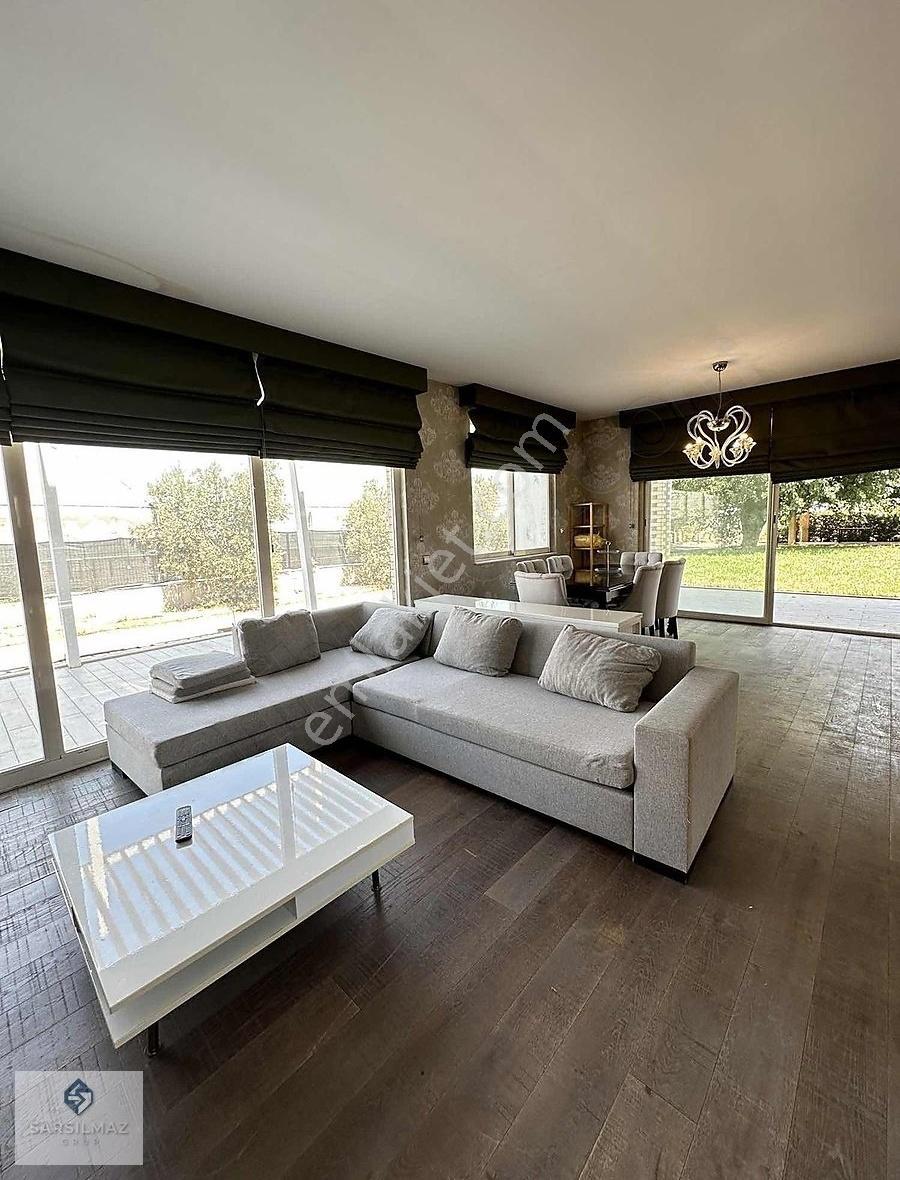 Muratpaşa Lara Güzelbağ'da Eşyalı Kiralık 4+1 Müstakil Villa