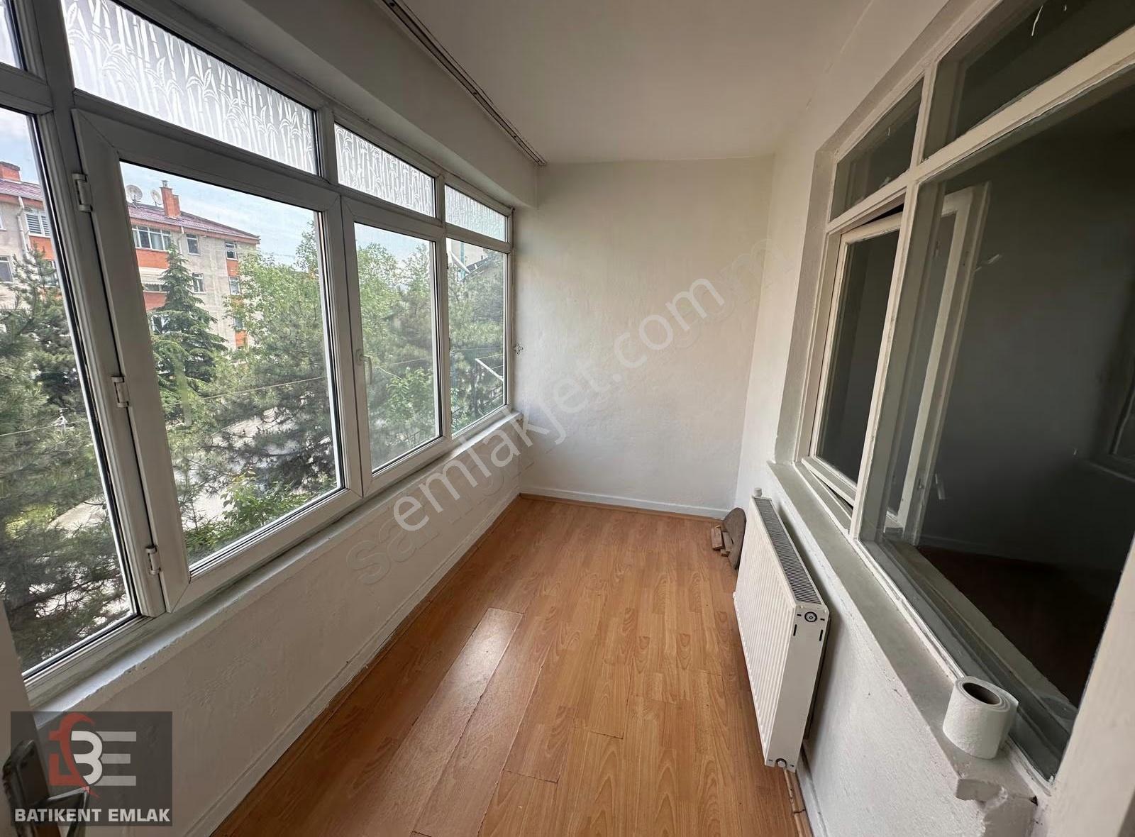 Batıkent Emlaktan Merkezi Konumda Bakımlı 2+1 Yüksek Giriş - Görsel 11