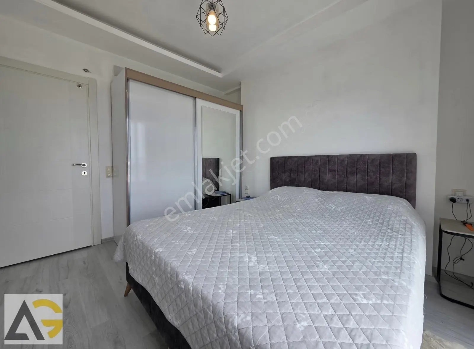 Auradan Üniversite Caddesinde Eşyalı Satılık 1+1 Daire - Görsel 4
