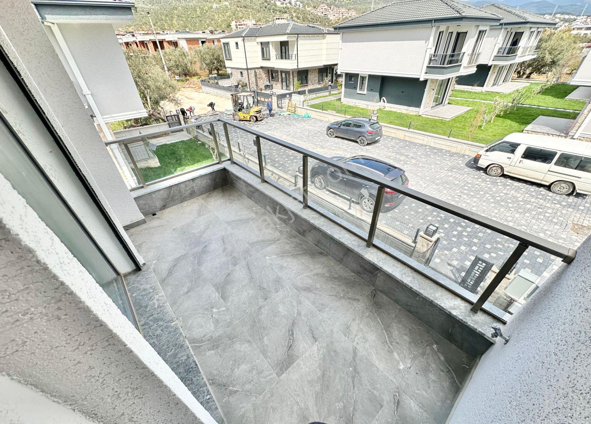꧁ay Emlaktan꧂küçükkuyu'da Denize Sadece 50 Metre Yüzme Havuzlu 3+1 Müstakil Villa - Görsel 15