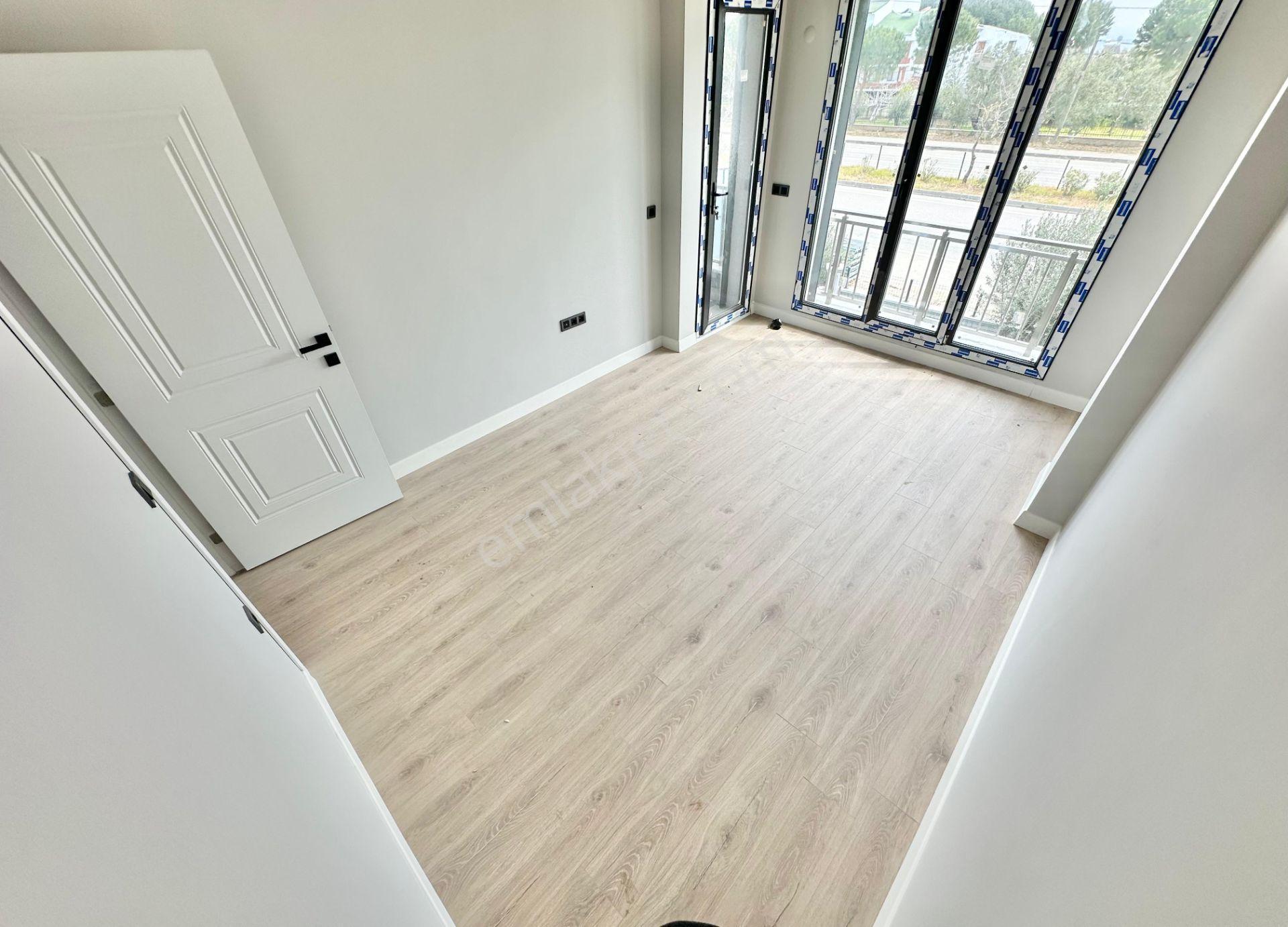 ꧁ay Emlaktan꧂küçükkuyu'da Denize Sadece 50 Metre Yüzme Havuzlu 3+1 Müstakil Villa - Görsel 17