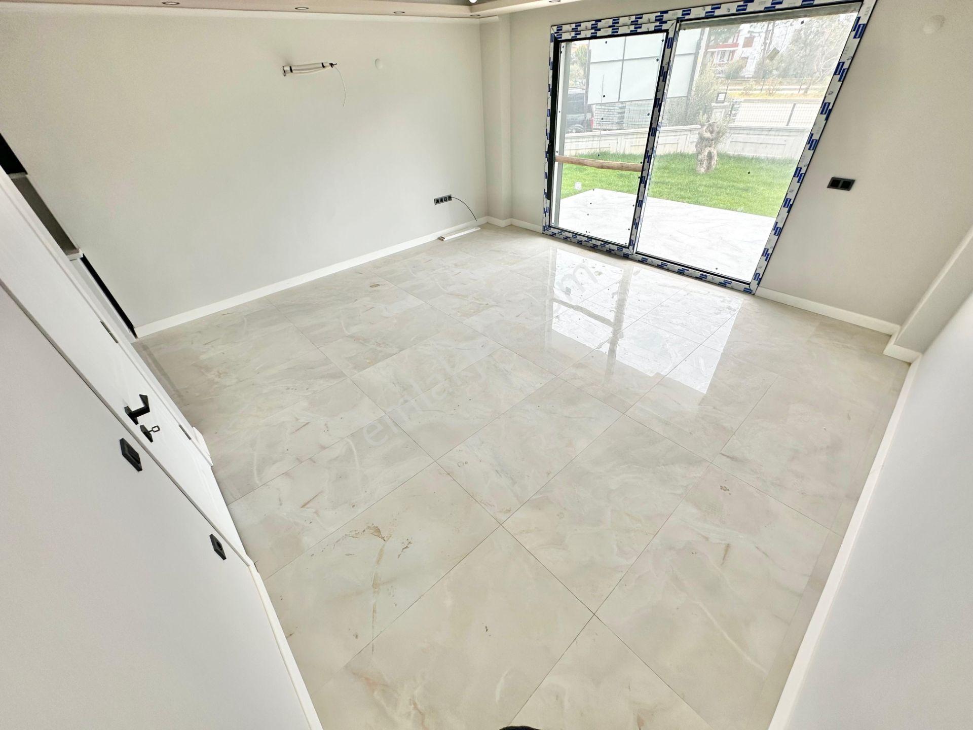 ꧁ay Emlaktan꧂küçükkuyu'da Denize Sadece 50 Metre Yüzme Havuzlu 3+1 Müstakil Villa - Görsel 26