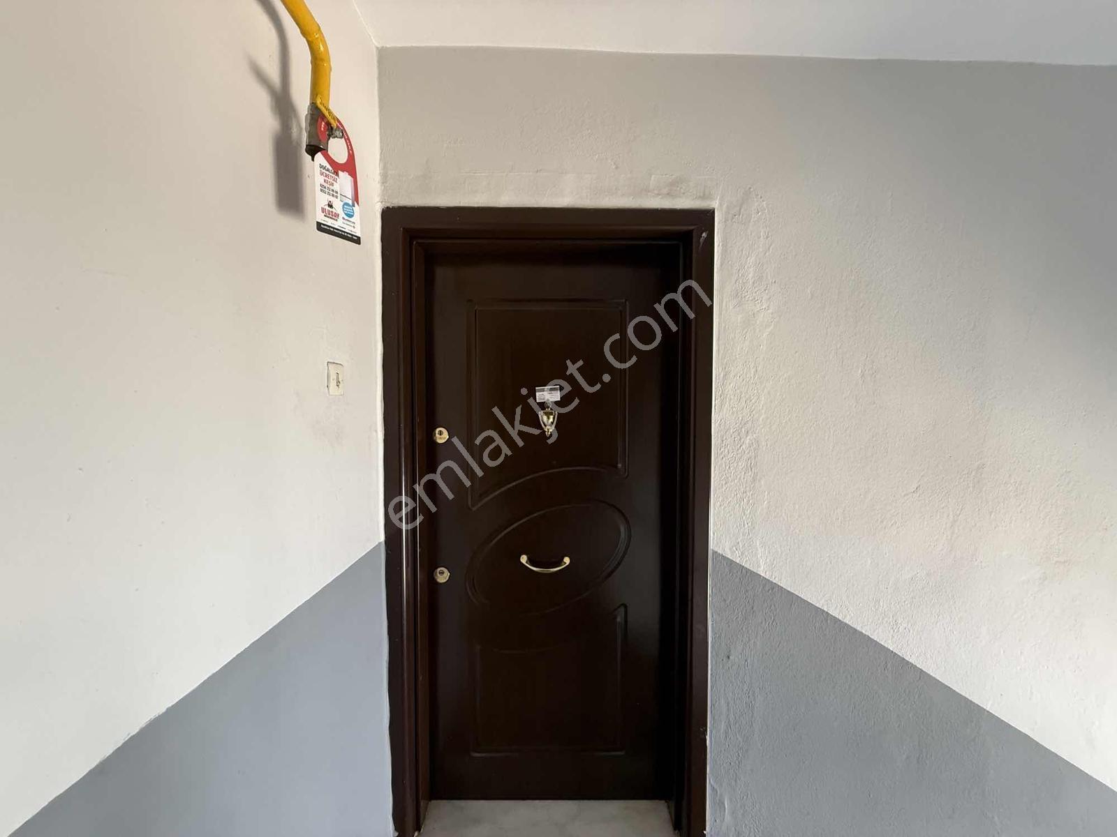 Remax Pın'den Gırne Mh'de Merkezı Konumlu Genış 3+1 Satılık - Görsel 4
