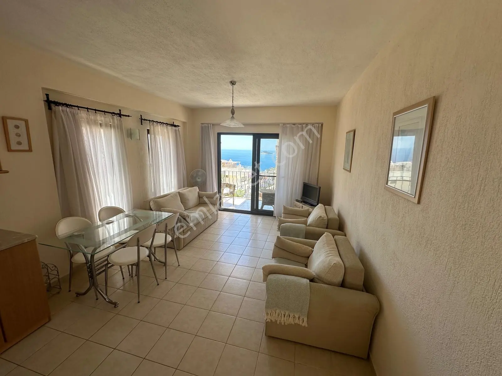 Kalkan Kızıltaşta Ortak Havuzlu 3 Yatak Odalı Satılık Daire