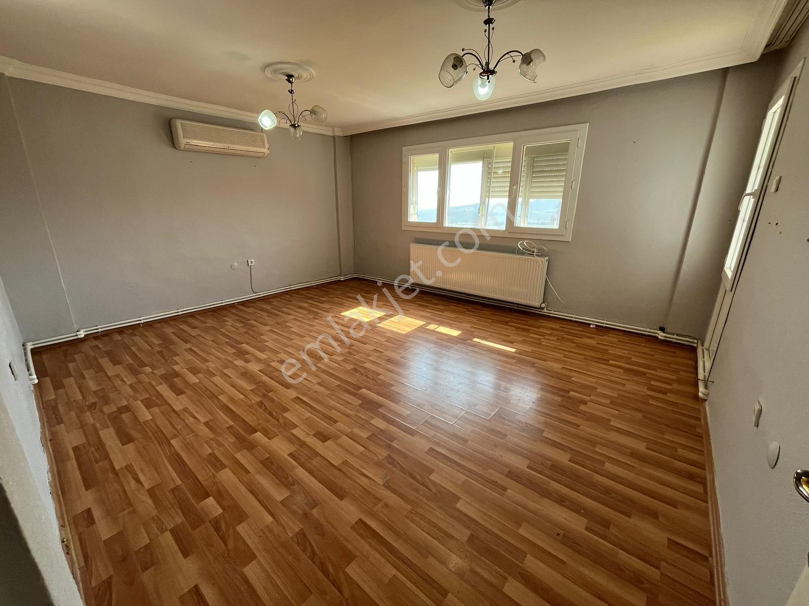Yurtoğlunda Park Manzaralı 5. Kat Bakımlı Doğalgazlı Daire - Görsel 10