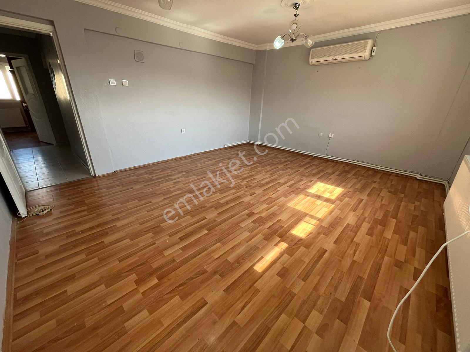 Yurtoğlunda Park Manzaralı 5. Kat Bakımlı Doğalgazlı Daire - Görsel 11