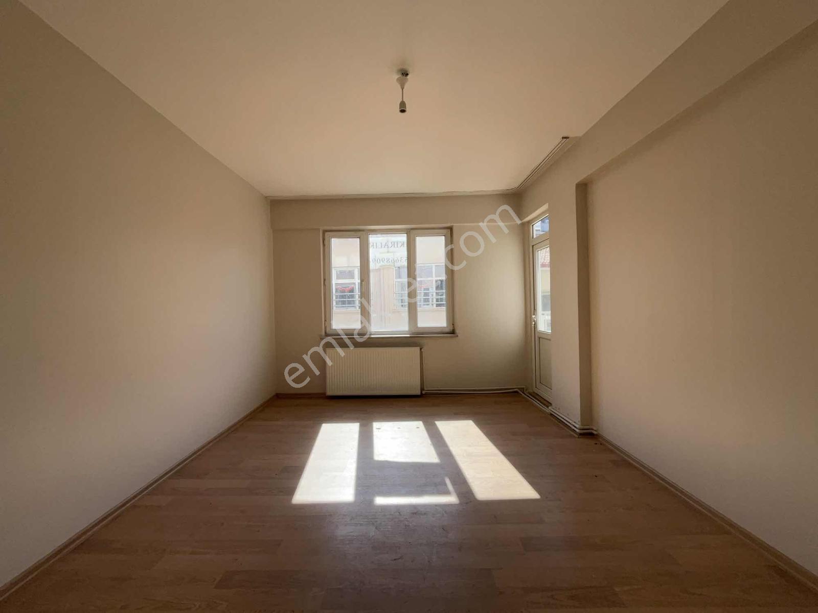 Altıeylül Çarşı Merkezin'de Kiralık 2+1 Daire - Görsel 18