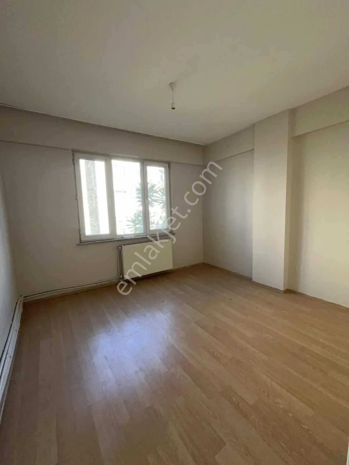 Altıeylül Çarşı Merkezin'de Kiralık 2+1 Daire - Görsel 2