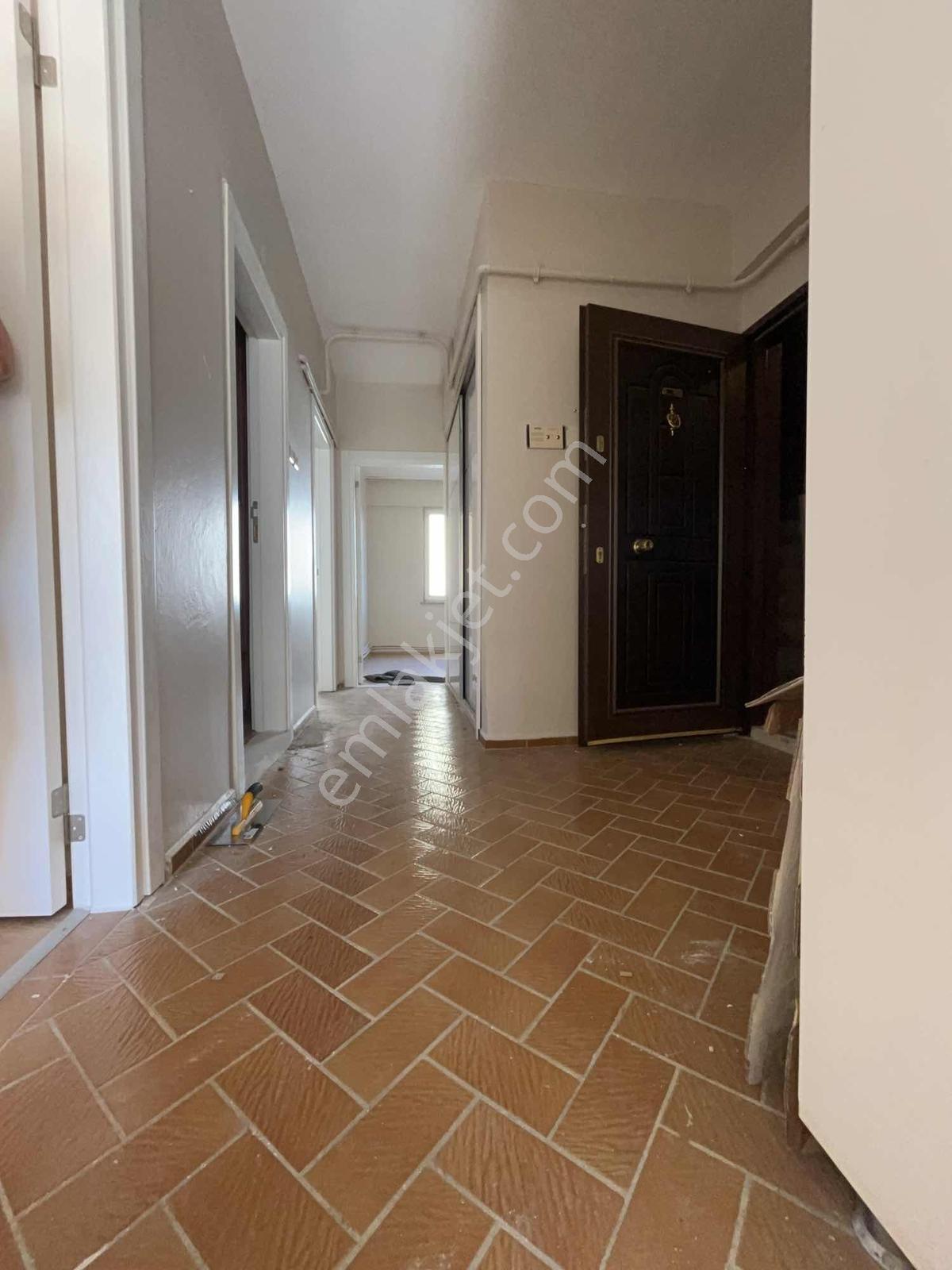 Altıeylül Çarşı Merkezin'de Kiralık 2+1 Daire - Görsel 14