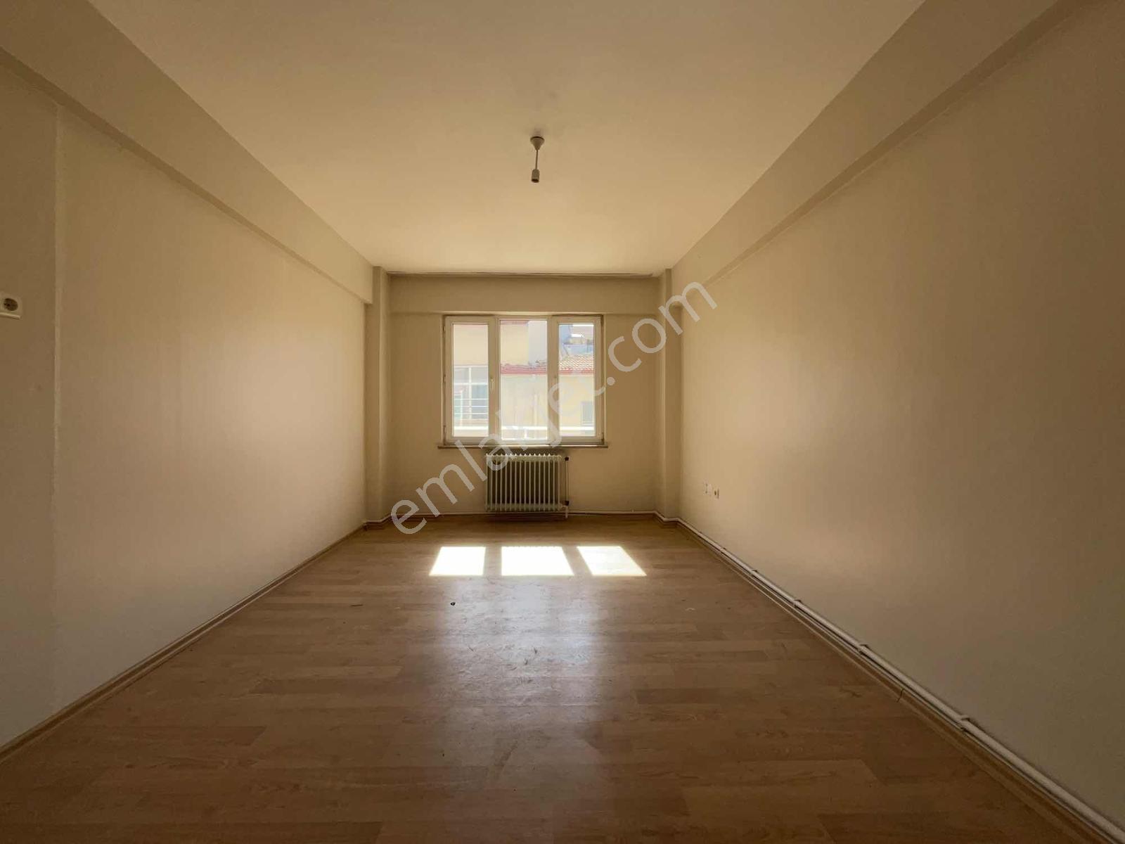 Altıeylül Çarşı Merkezin'de Kiralık 2+1 Daire - Görsel 20